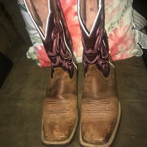 Women’s Ariat boots size 8